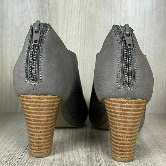 Giani Bernini Bootie Women's Sz 7.5M Alannybrn Heeled Peep Toe Perforated Taupe - Picture 6 of 8
